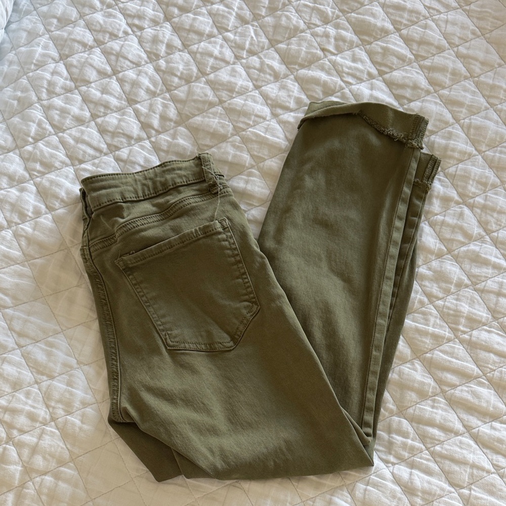 Kut from the Kloth Olive Ankle Jeans, size 6, EUC